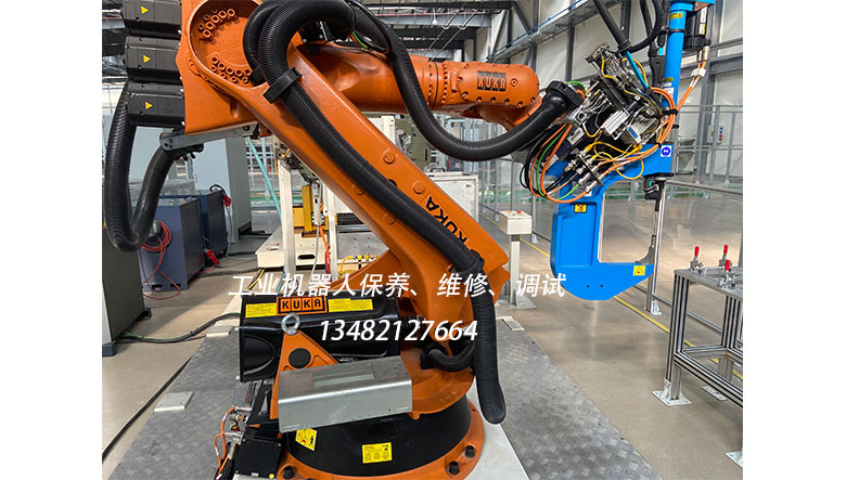 KUKA KR210機(jī)器人保養(yǎng)(圖1)